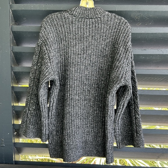 NWT H & M Divided Sweater - Picture 6 of 6